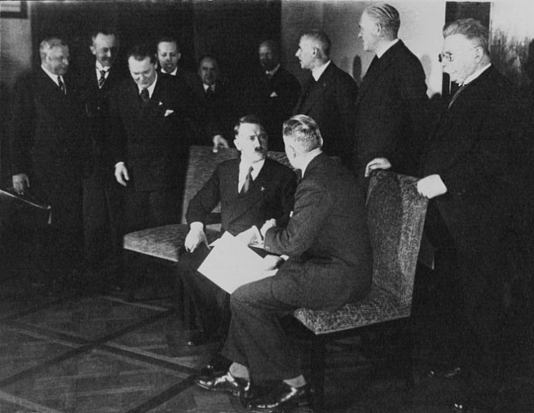 Der Untergang Der Weimarer Republik